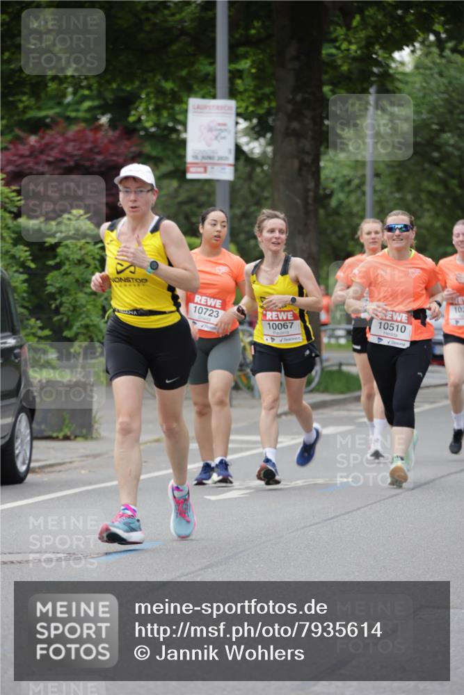15.06.2025 - REWE Women's Run Jannik Wohlers http://msf.ph/oto/7935614 15.06.2025 08:26:03 Laufen 10723, 10067, 10510, 10 meine-sportfotos.de