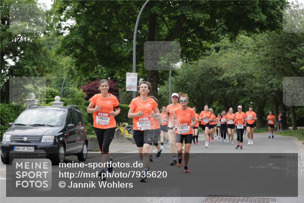 15.06.2025 - REWE Women's Run Jannik Wohlers http://msf.ph/oto/7935620 15.06.2025 08:26:13 Laufen 1043, 202, 10823, 10123, 1, 10273, 10621 meine-sportfotos.de