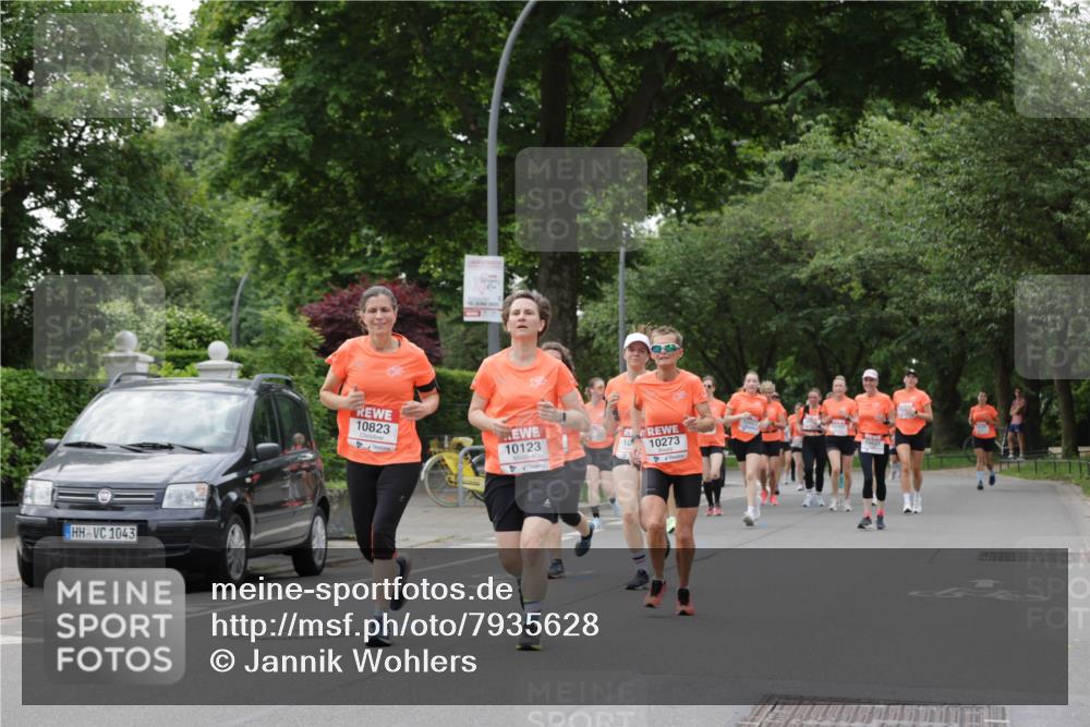 15.06.2025 - REWE Women's Run Jannik Wohlers http://msf.ph/oto/7935628 15.06.2025 08:26:13 Laufen 1043, 15, 2025, 10823, 10123, 10, 10273 meine-sportfotos.de