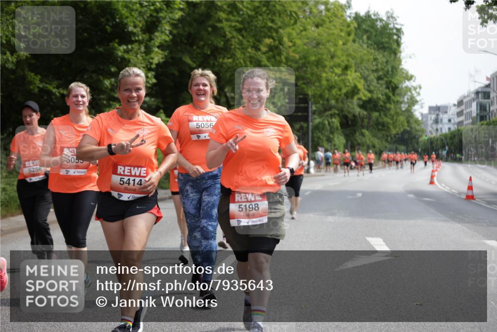 15.06.2025 - REWE Women's Run Jannik Wohlers http://msf.ph/oto/7935643 15.06.2025 10:12:58 Laufen 5056, 5256, 551, 3055, 5414, 5198 meine-sportfotos.de