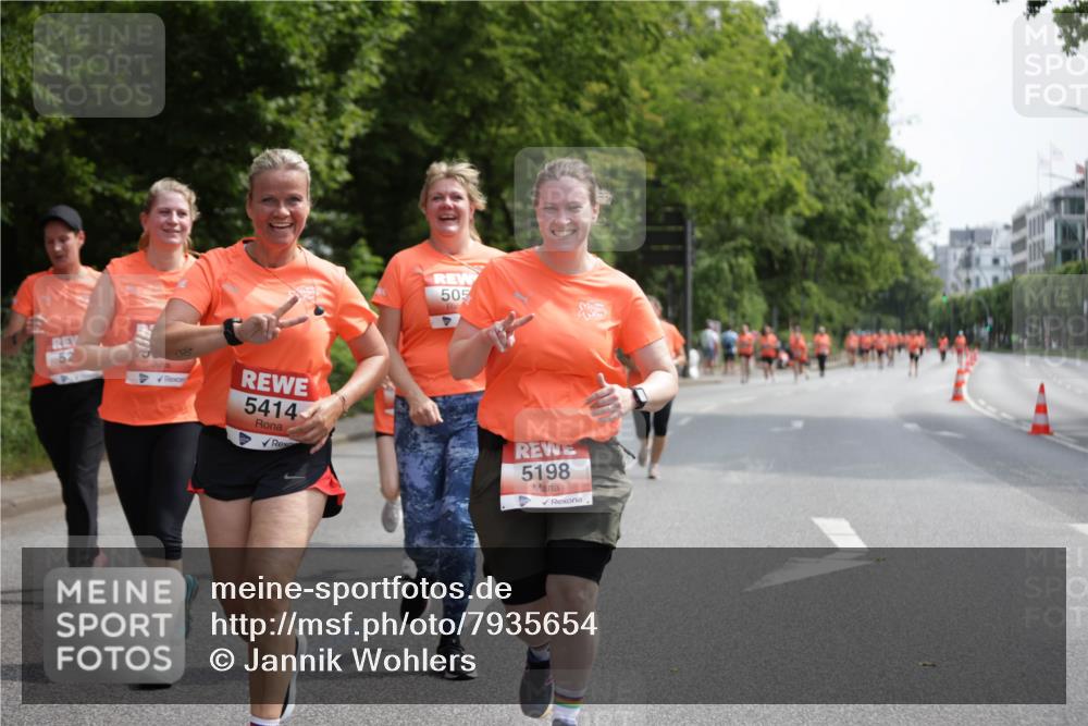 15.06.2025 - REWE Women's Run Jannik Wohlers http://msf.ph/oto/7935654 15.06.2025 10:12:58 Laufen 505, 52, 5414, 5198 meine-sportfotos.de