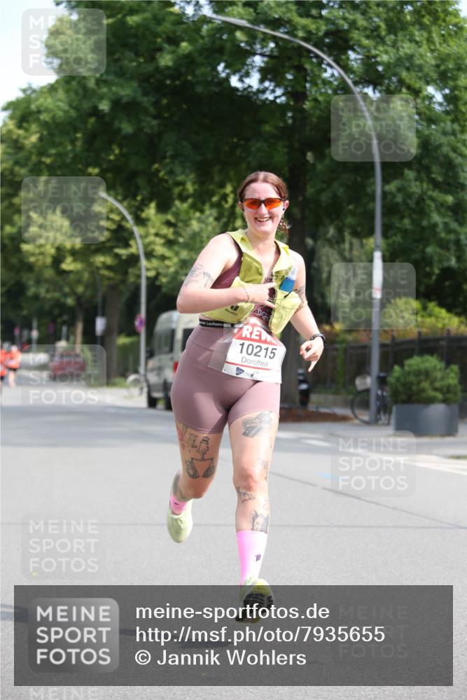 15.06.2025 - REWE Women's Run Jannik Wohlers http://msf.ph/oto/7935655 15.06.2025 09:53:22 Laufen 10215 meine-sportfotos.de