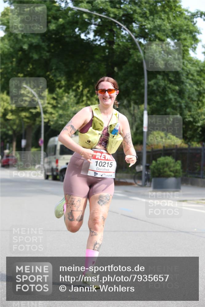 15.06.2025 - REWE Women's Run Jannik Wohlers http://msf.ph/oto/7935657 15.06.2025 09:53:22 Laufen 10215 meine-sportfotos.de