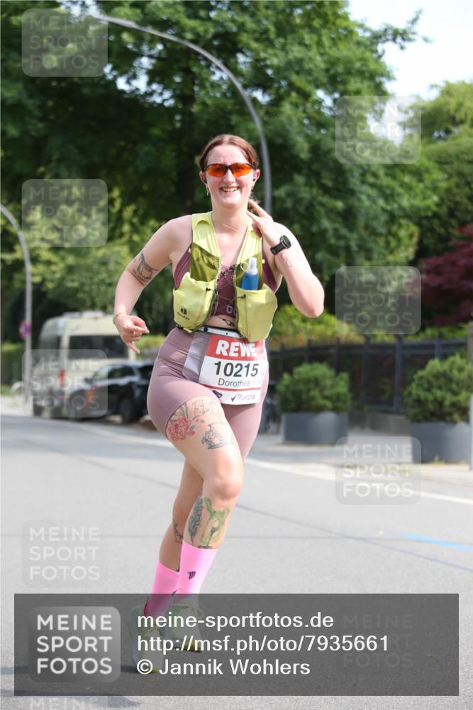 15.06.2025 - REWE Women's Run Jannik Wohlers http://msf.ph/oto/7935661 15.06.2025 09:53:22 Laufen 10215 meine-sportfotos.de