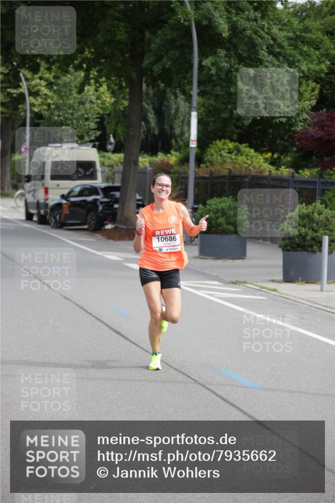 15.06.2025 - REWE Women's Run Jannik Wohlers http://msf.ph/oto/7935662 15.06.2025 08:41:12 Laufen 10686 meine-sportfotos.de