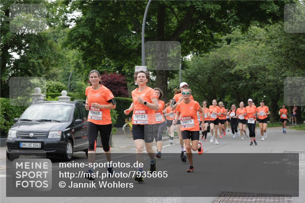 15.06.2025 - REWE Women's Run Jannik Wohlers http://msf.ph/oto/7935665 15.06.2025 08:26:14 Laufen 1043, 10823, 10123, 0675, 10273, 10621 meine-sportfotos.de