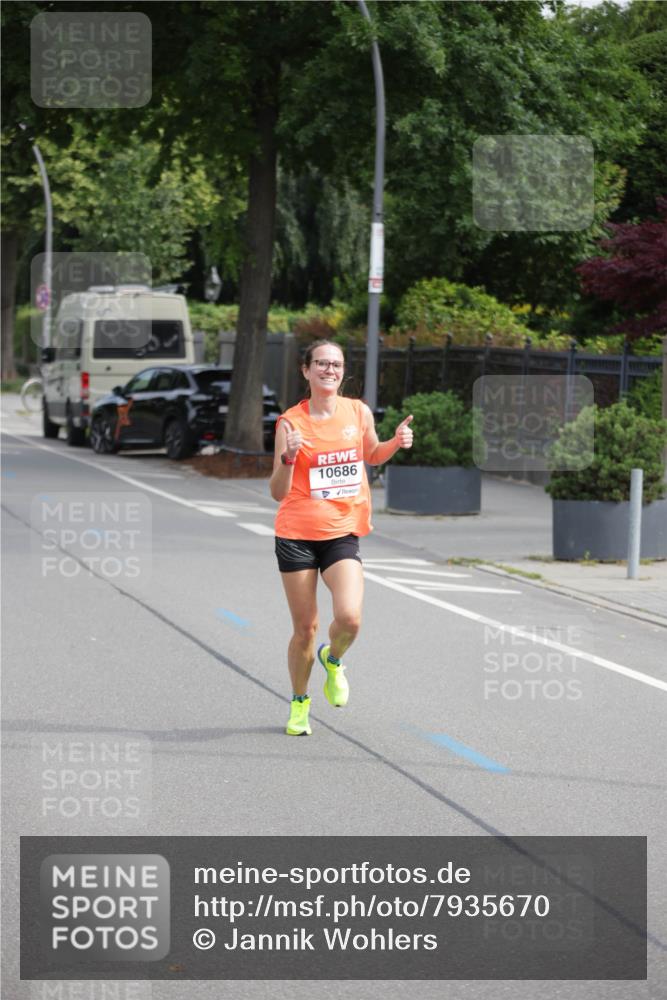 15.06.2025 - REWE Women's Run Jannik Wohlers http://msf.ph/oto/7935670 15.06.2025 08:41:12 Laufen 10686 meine-sportfotos.de