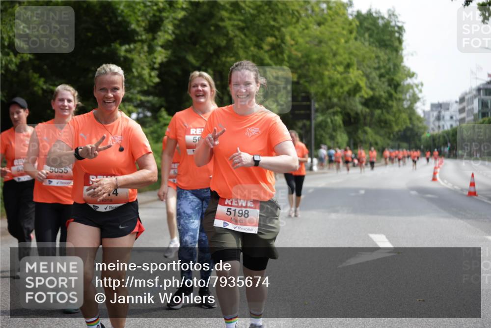 15.06.2025 - REWE Women's Run Jannik Wohlers http://msf.ph/oto/7935674 15.06.2025 10:12:58 Laufen 52, 5055, 50, 5198 meine-sportfotos.de