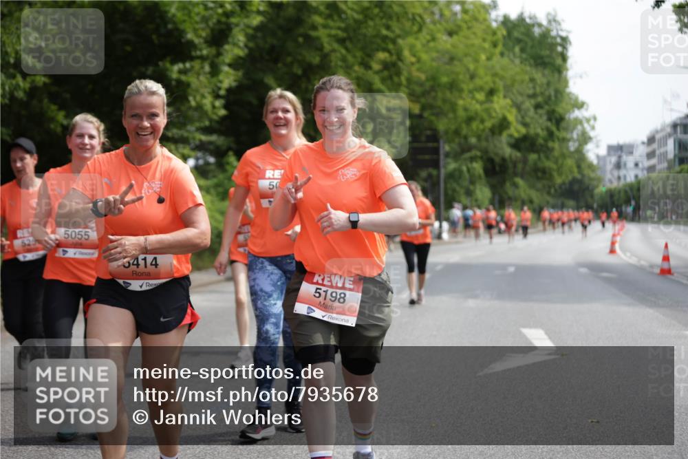 15.06.2025 - REWE Women's Run Jannik Wohlers http://msf.ph/oto/7935678 15.06.2025 10:12:58 Laufen 50, 523, 5055, 5414, 5198 meine-sportfotos.de