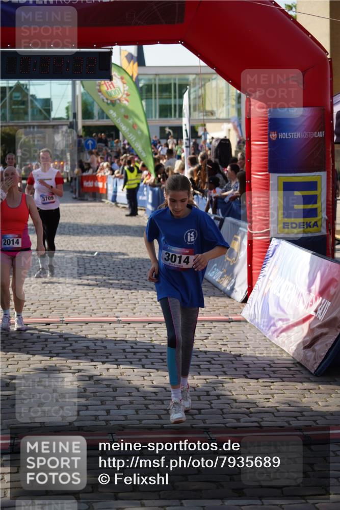 13.06.2025 - Holstenköstenlauf Felixshl http://msf.ph/oto/7935689 13.06.2025 18:04:34 Laufen 2014, 2718, 2806, 3014, 3709 meine-sportfotos.de