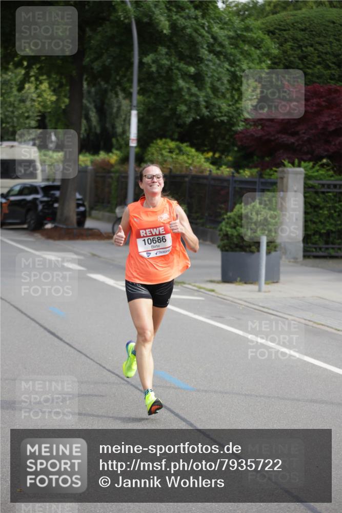 15.06.2025 - REWE Women's Run Jannik Wohlers http://msf.ph/oto/7935722 15.06.2025 08:41:12 Laufen 10686 meine-sportfotos.de