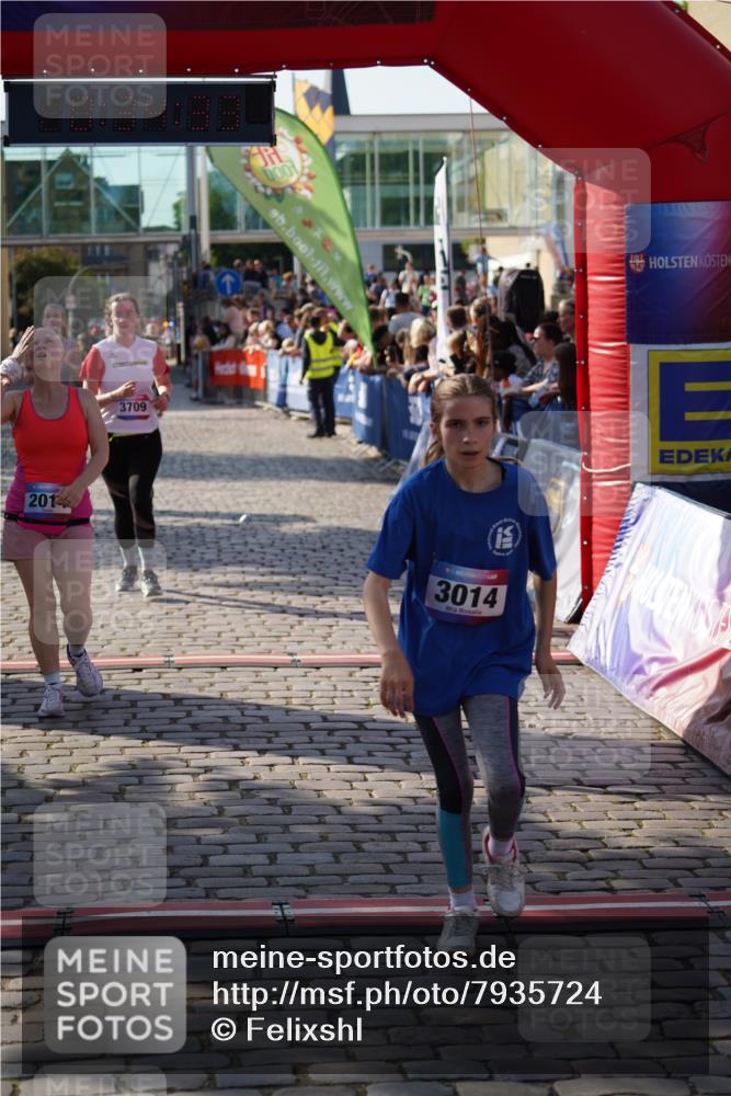 13.06.2025 - Holstenköstenlauf Felixshl http://msf.ph/oto/7935724 13.06.2025 18:04:34 Laufen 2014, 2718, 2806, 3014, 3709 meine-sportfotos.de
