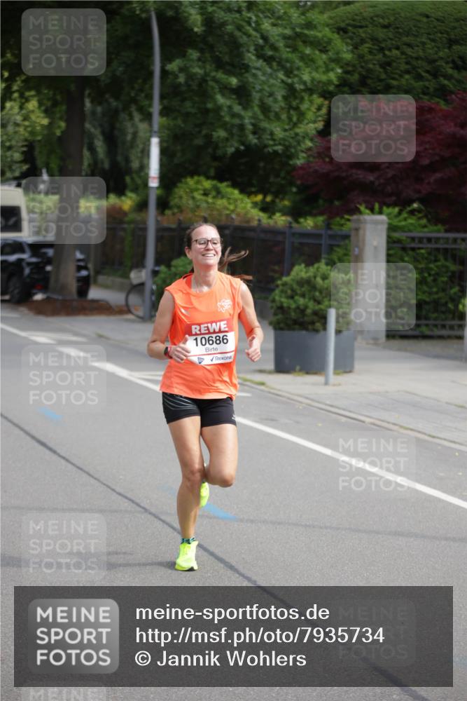 15.06.2025 - REWE Women's Run Jannik Wohlers http://msf.ph/oto/7935734 15.06.2025 08:41:13 Laufen 10686 meine-sportfotos.de