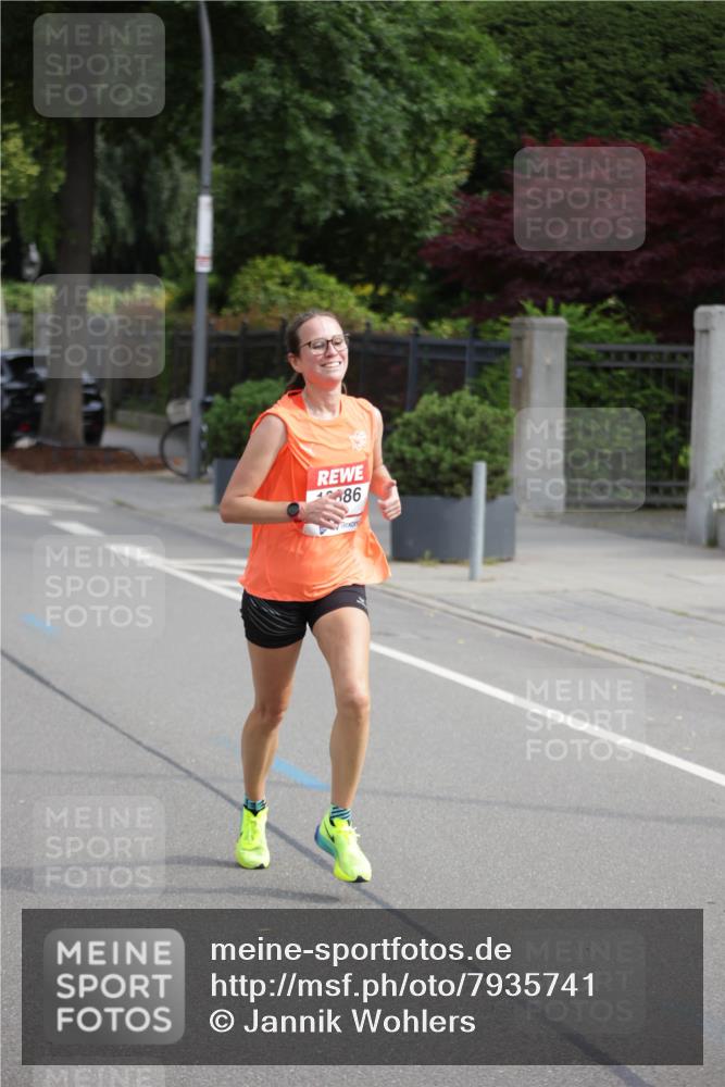 15.06.2025 - REWE Women's Run Jannik Wohlers http://msf.ph/oto/7935741 15.06.2025 08:41:13 Laufen 86 meine-sportfotos.de