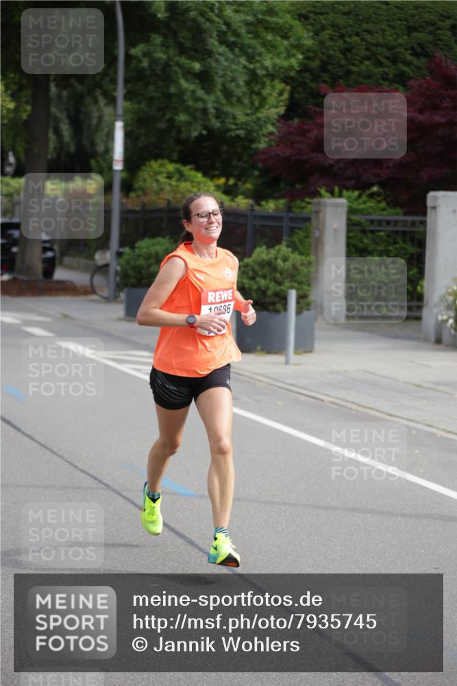 15.06.2025 - REWE Women's Run Jannik Wohlers http://msf.ph/oto/7935745 15.06.2025 08:41:13 Laufen 1036 meine-sportfotos.de
