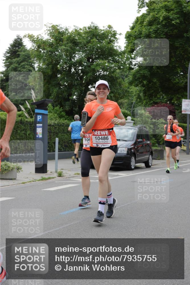 15.06.2025 - REWE Women's Run Jannik Wohlers http://msf.ph/oto/7935755 15.06.2025 08:26:17 Laufen 106, 10486 meine-sportfotos.de