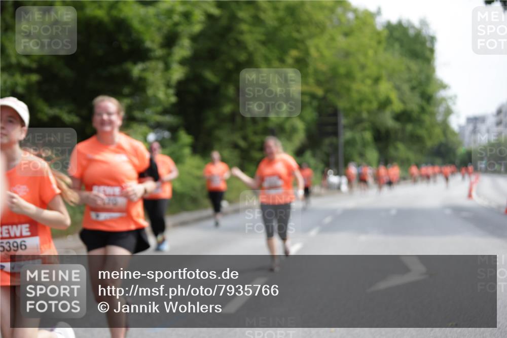 15.06.2025 - REWE Women's Run Jannik Wohlers http://msf.ph/oto/7935766 15.06.2025 10:13:01 Laufen 5396 meine-sportfotos.de