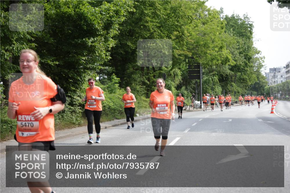 15.06.2025 - REWE Women's Run Jannik Wohlers http://msf.ph/oto/7935787 15.06.2025 10:13:01 Laufen 5470, 5390, 5658 meine-sportfotos.de