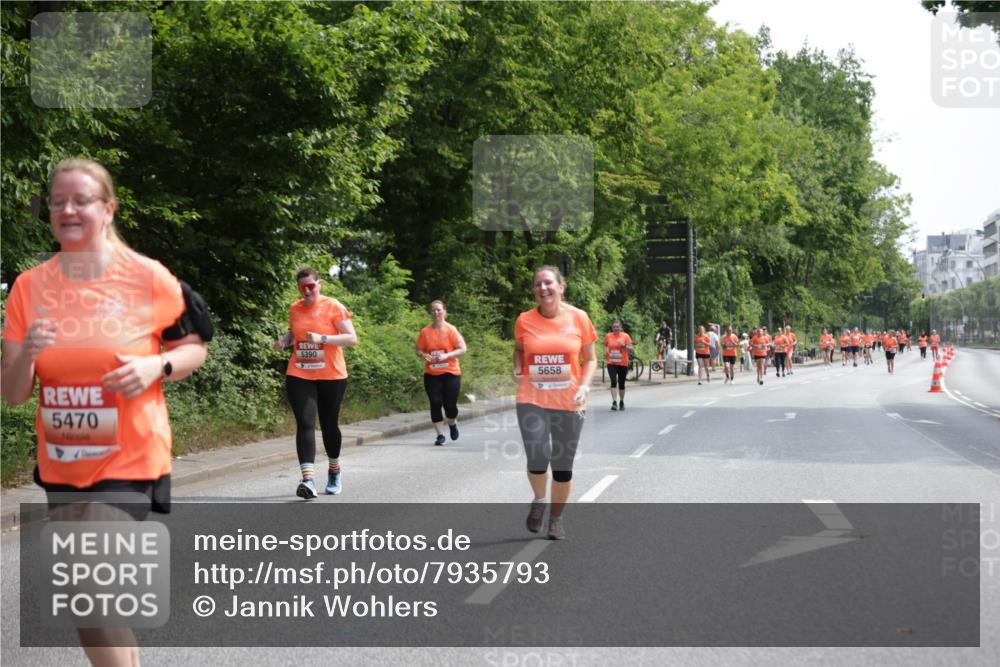 15.06.2025 - REWE Women's Run Jannik Wohlers http://msf.ph/oto/7935793 15.06.2025 10:13:01 Laufen 5470, 5390, 5658 meine-sportfotos.de