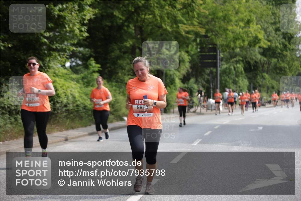 15.06.2025 - REWE Women's Run Jannik Wohlers http://msf.ph/oto/7935798 15.06.2025 10:13:02 Laufen 5390, 565 meine-sportfotos.de