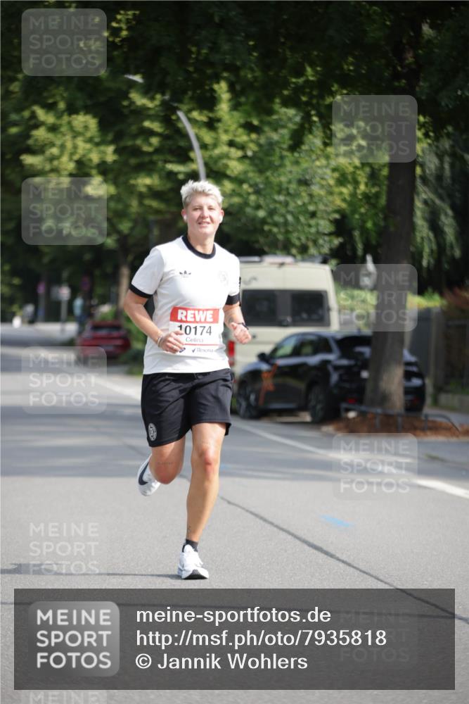 15.06.2025 - REWE Women's Run Jannik Wohlers http://msf.ph/oto/7935818 15.06.2025 08:41:39 Laufen 10174 meine-sportfotos.de