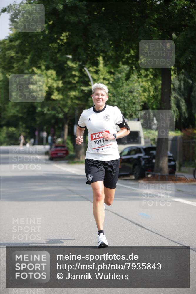 15.06.2025 - REWE Women's Run Jannik Wohlers http://msf.ph/oto/7935843 15.06.2025 08:41:39 Laufen 10174 meine-sportfotos.de