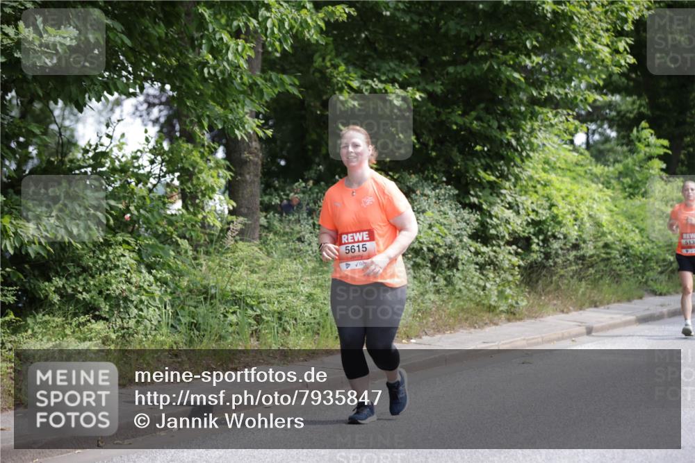 15.06.2025 - REWE Women's Run Jannik Wohlers http://msf.ph/oto/7935847 15.06.2025 10:13:07 Laufen 5615, 513 meine-sportfotos.de