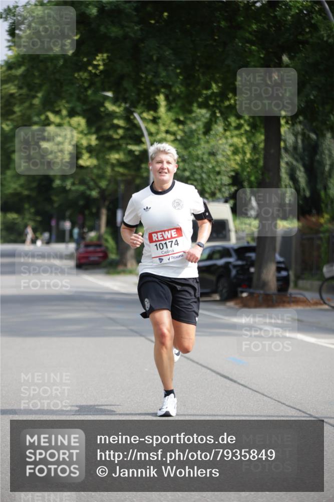15.06.2025 - REWE Women's Run Jannik Wohlers http://msf.ph/oto/7935849 15.06.2025 08:41:39 Laufen 10174 meine-sportfotos.de