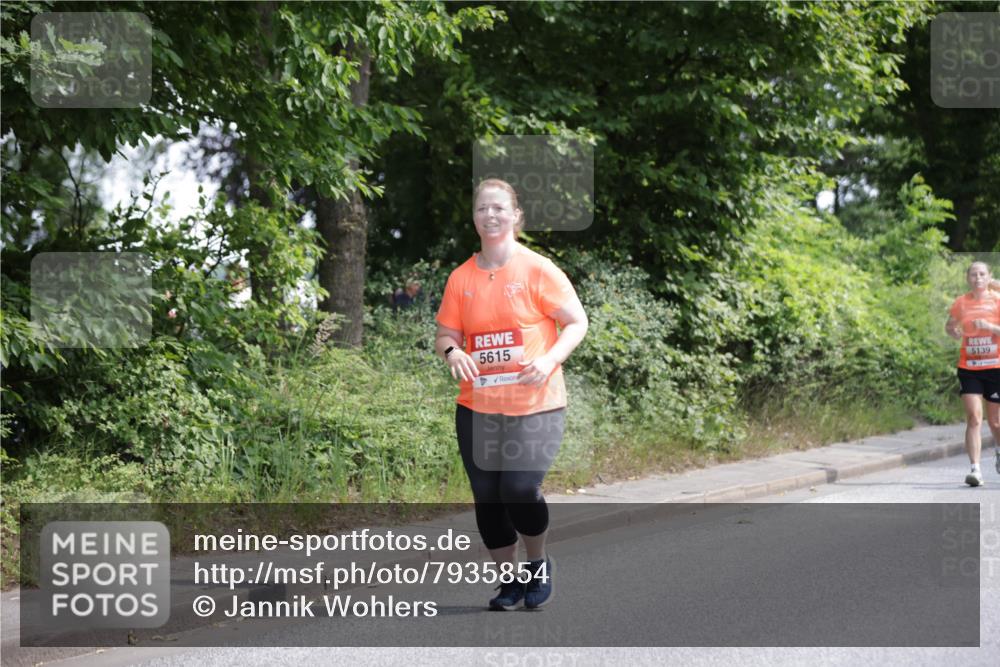 15.06.2025 - REWE Women's Run Jannik Wohlers http://msf.ph/oto/7935854 15.06.2025 10:13:07 Laufen 5615, 5139 meine-sportfotos.de