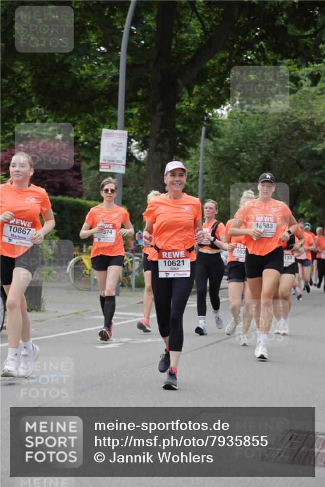 15.06.2025 - REWE Women's Run Jannik Wohlers http://msf.ph/oto/7935855 15.06.2025 08:26:19 Laufen 15, 2825, 10867, 374, 10621, 13583, 103, 133 meine-sportfotos.de