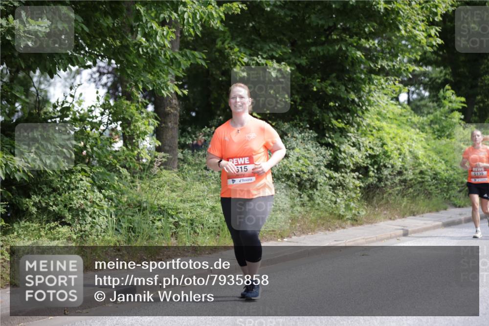 15.06.2025 - REWE Women's Run Jannik Wohlers http://msf.ph/oto/7935858 15.06.2025 10:13:07 Laufen 615, 5139 meine-sportfotos.de