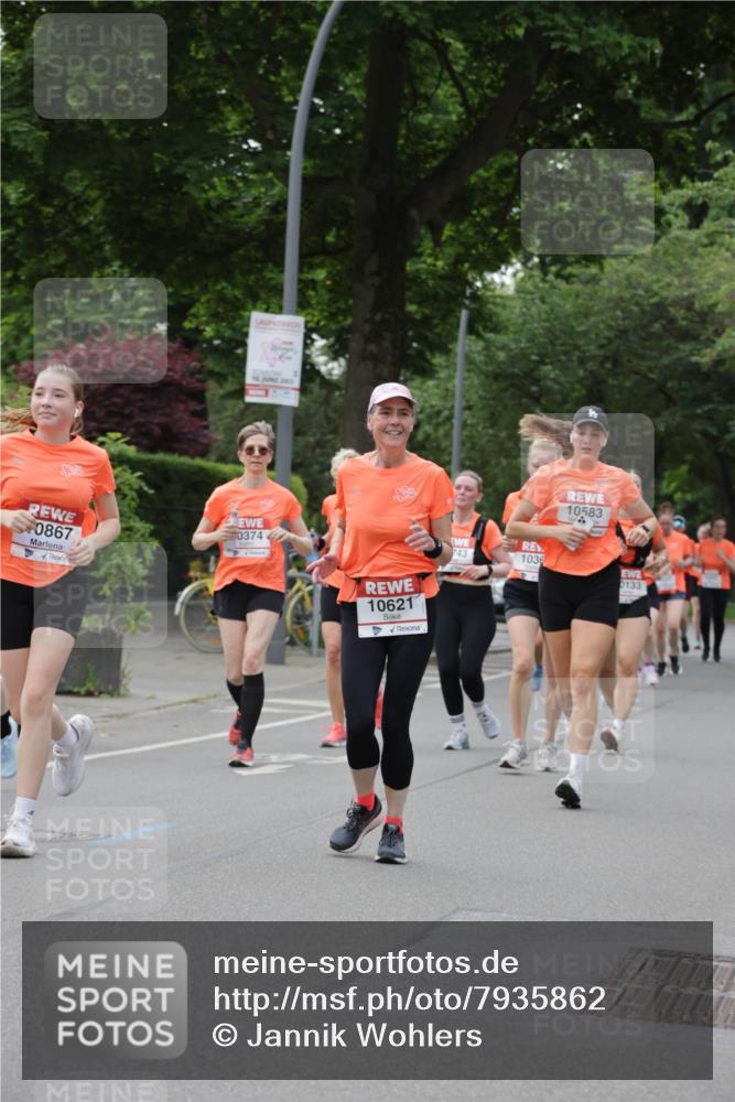 15.06.2025 - REWE Women's Run Jannik Wohlers http://msf.ph/oto/7935862 15.06.2025 08:26:19 Laufen 0867, 0374, 10621, 10583, 743, 1036, 0133 meine-sportfotos.de