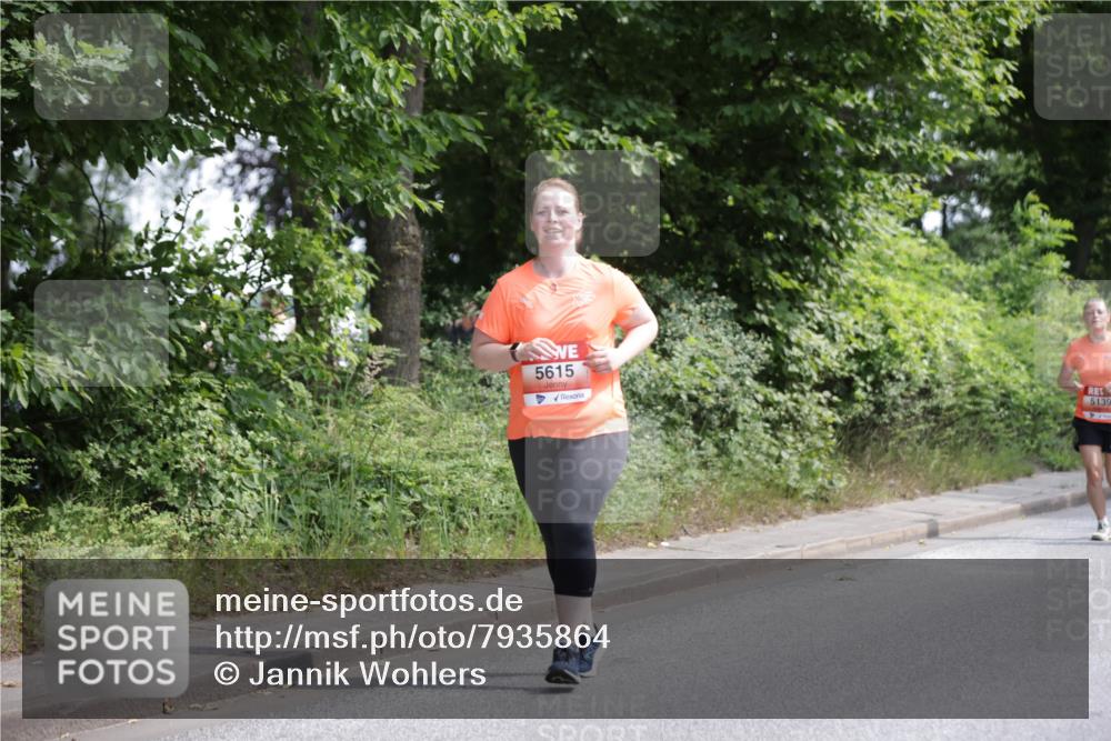 15.06.2025 - REWE Women's Run Jannik Wohlers http://msf.ph/oto/7935864 15.06.2025 10:13:07 Laufen 4, 5615, 5139 meine-sportfotos.de