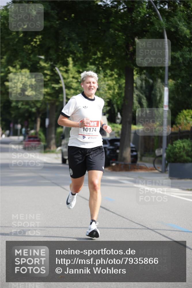 15.06.2025 - REWE Women's Run Jannik Wohlers http://msf.ph/oto/7935866 15.06.2025 08:41:40 Laufen 10174 meine-sportfotos.de