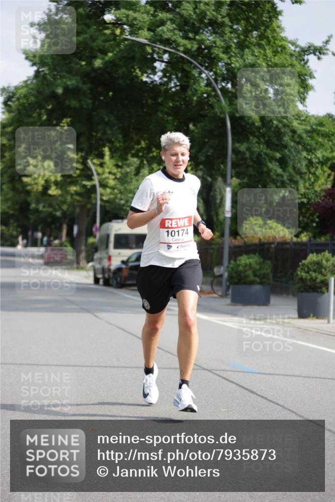 15.06.2025 - REWE Women's Run Jannik Wohlers http://msf.ph/oto/7935873 15.06.2025 08:41:40 Laufen 10174 meine-sportfotos.de
