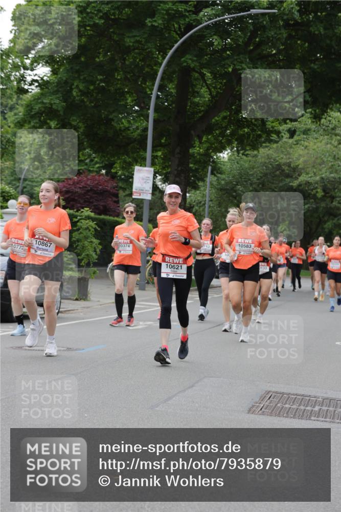 15.06.2025 - REWE Women's Run Jannik Wohlers http://msf.ph/oto/7935879 15.06.2025 08:26:19 Laufen 10867, 10374, 10621, 10583 meine-sportfotos.de