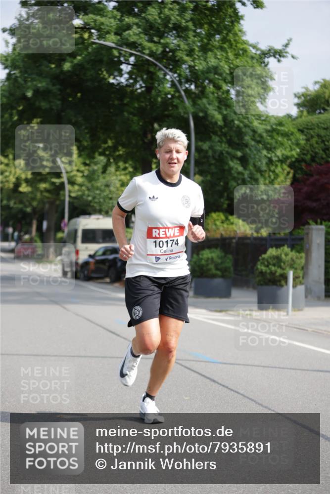 15.06.2025 - REWE Women's Run Jannik Wohlers http://msf.ph/oto/7935891 15.06.2025 08:41:40 Laufen 10174 meine-sportfotos.de