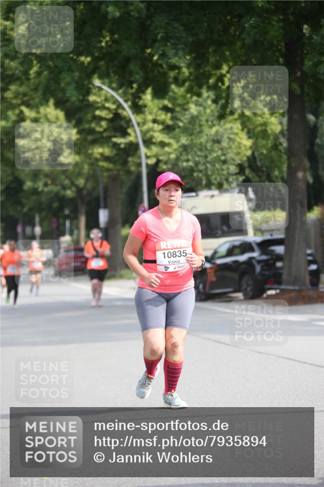 15.06.2025 - REWE Women's Run Jannik Wohlers http://msf.ph/oto/7935894 15.06.2025 09:53:36 Laufen 10835 meine-sportfotos.de