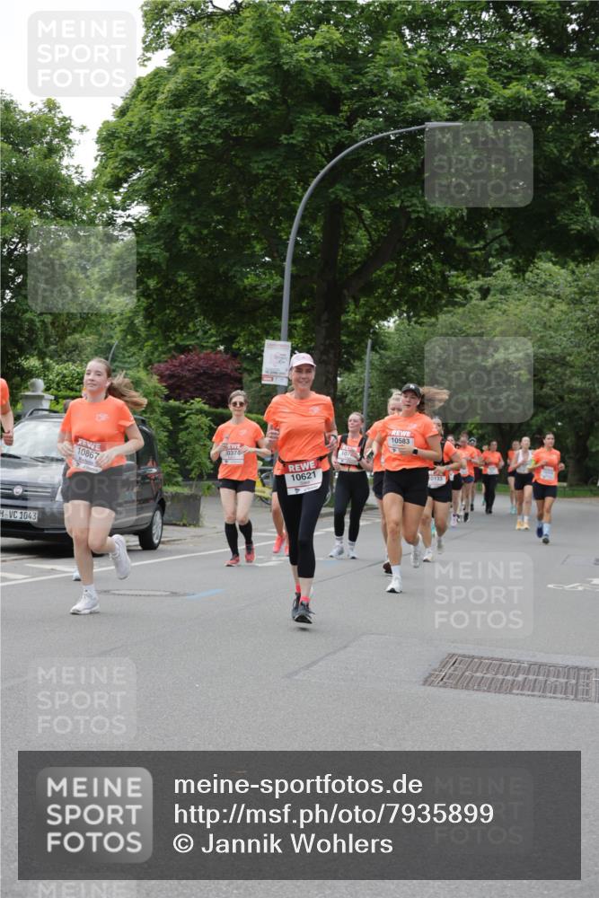 15.06.2025 - REWE Women's Run Jannik Wohlers http://msf.ph/oto/7935899 15.06.2025 08:26:20 Laufen 1043, 10867, 0374, 107, 10621, 10583, 0133 meine-sportfotos.de