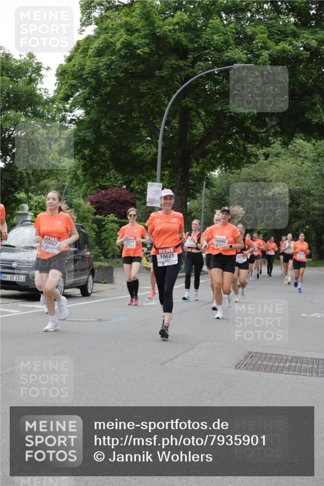 15.06.2025 - REWE Women's Run Jannik Wohlers http://msf.ph/oto/7935901 15.06.2025 08:26:20 Laufen 1043, 10867, 0374, 10583, 10621, 10133 meine-sportfotos.de
