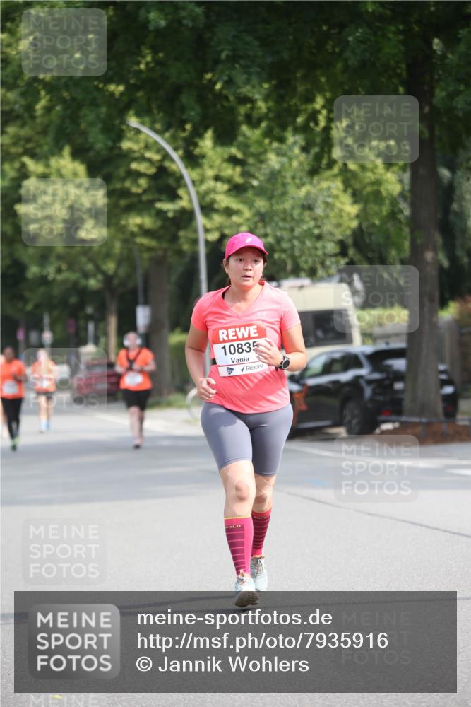 15.06.2025 - REWE Women's Run Jannik Wohlers http://msf.ph/oto/7935916 15.06.2025 09:53:36 Laufen 10835 meine-sportfotos.de