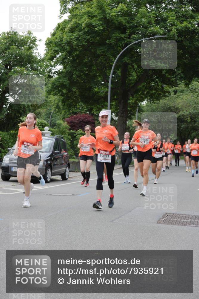 15.06.2025 - REWE Women's Run Jannik Wohlers http://msf.ph/oto/7935921 15.06.2025 08:26:20 Laufen 0743, 10374, 10621, 108, 10583, 10133 meine-sportfotos.de