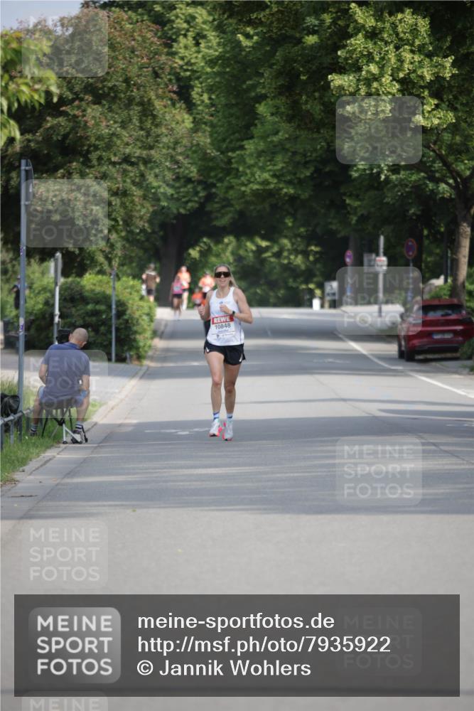 15.06.2025 - REWE Women's Run Jannik Wohlers http://msf.ph/oto/7935922 15.06.2025 08:42:18 Laufen 10848 meine-sportfotos.de