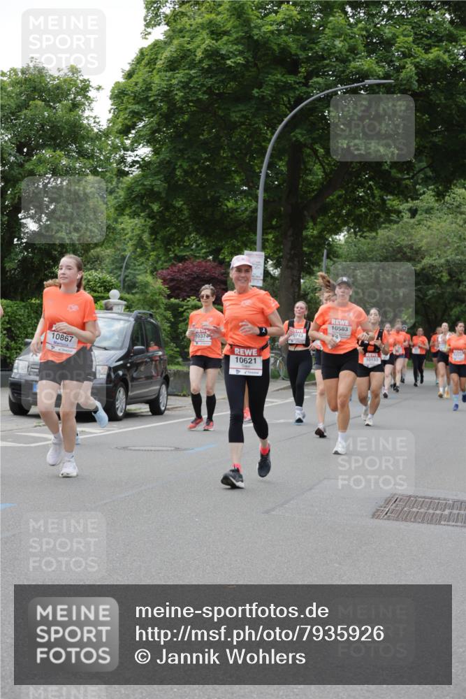 15.06.2025 - REWE Women's Run Jannik Wohlers http://msf.ph/oto/7935926 15.06.2025 08:26:20 Laufen 10867, 10621 meine-sportfotos.de