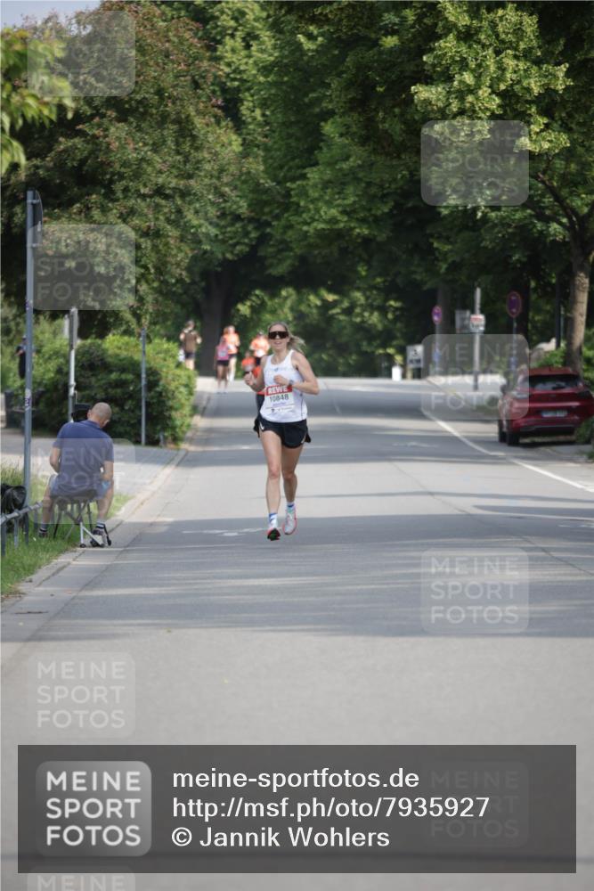 15.06.2025 - REWE Women's Run Jannik Wohlers http://msf.ph/oto/7935927 15.06.2025 08:42:18 Laufen 10848 meine-sportfotos.de