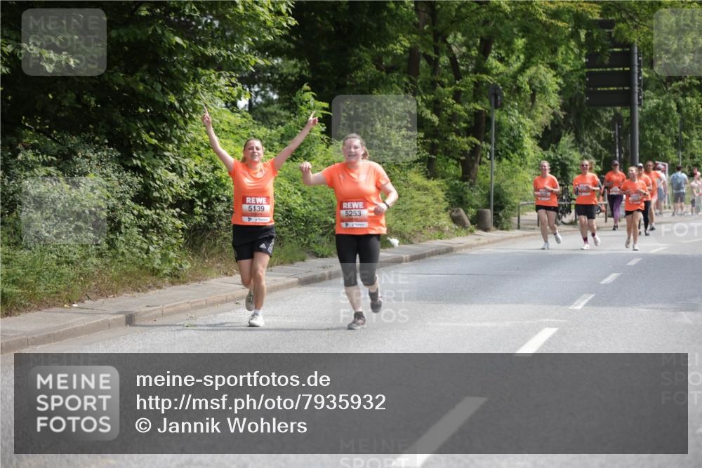 15.06.2025 - REWE Women's Run Jannik Wohlers http://msf.ph/oto/7935932 15.06.2025 10:13:09 Laufen 5139, 5253 meine-sportfotos.de