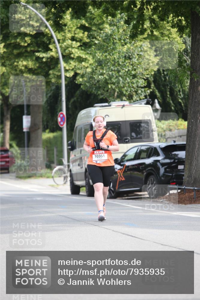15.06.2025 - REWE Women's Run Jannik Wohlers http://msf.ph/oto/7935935 15.06.2025 09:53:41 Laufen 10351 meine-sportfotos.de