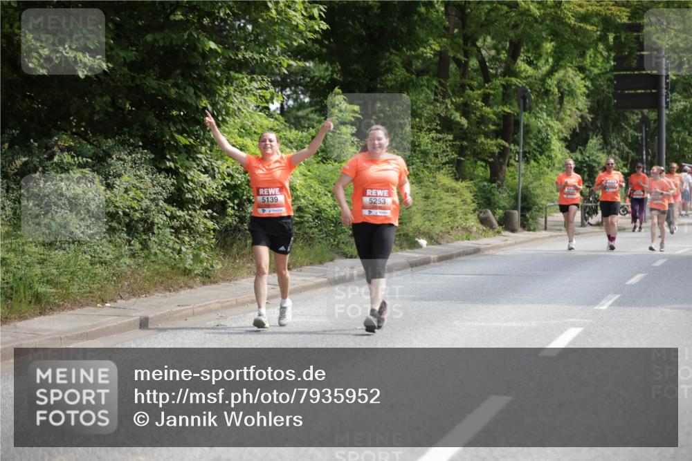 15.06.2025 - REWE Women's Run Jannik Wohlers http://msf.ph/oto/7935952 15.06.2025 10:13:09 Laufen 5139, 5253 meine-sportfotos.de