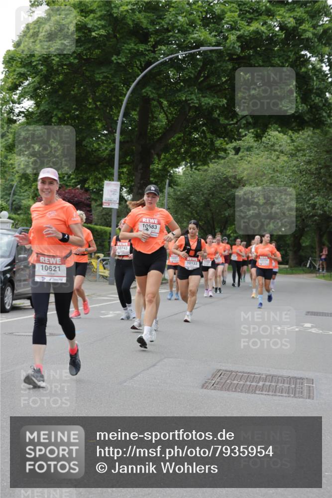 15.06.2025 - REWE Women's Run Jannik Wohlers http://msf.ph/oto/7935954 15.06.2025 08:26:21 Laufen 10621, 10743, 10583, 10339, 10133 meine-sportfotos.de