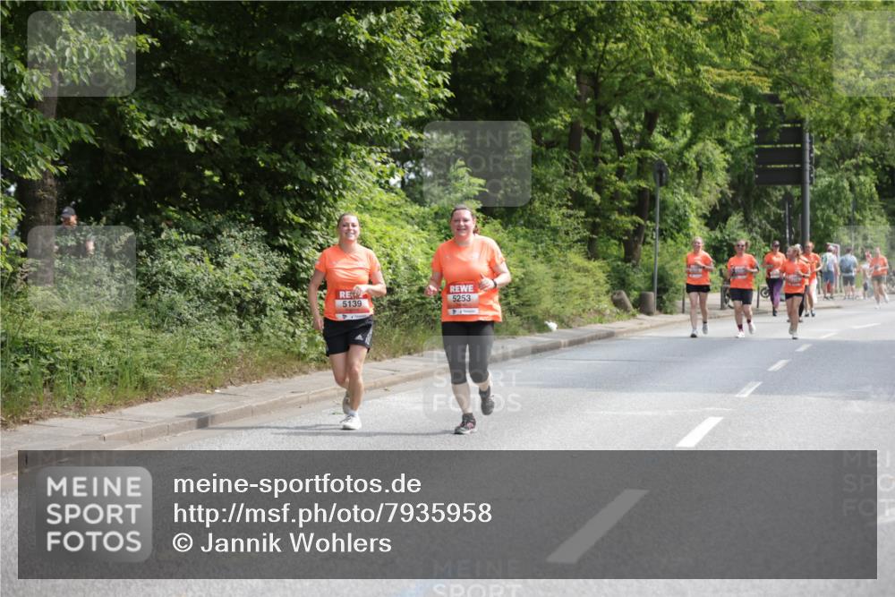 15.06.2025 - REWE Women's Run Jannik Wohlers http://msf.ph/oto/7935958 15.06.2025 10:13:09 Laufen 5139, 5253 meine-sportfotos.de